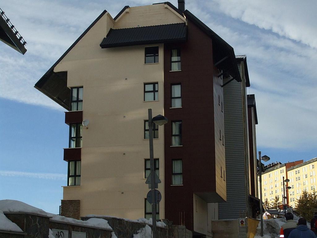 Apartamentos Monte Oiz Asn Sierra Nevada Buitenkant foto
